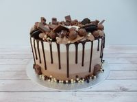 Driptaart met chocolade decoratie